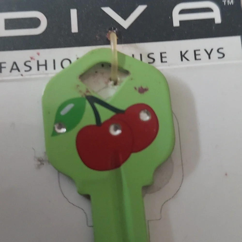 Diva House Green Jeweled Cherry Key New - Picture 3 of 6